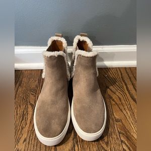 New without Tags. Lucky Brand Kichai Cozy Chelsea Boot. Women’s 6 1/2